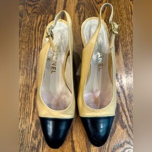 Chanel vintage classic sling back leather pumps heels with original box base